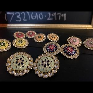 💎🥰SOLD OUT💎💎Meenakari studs w/ Kundan